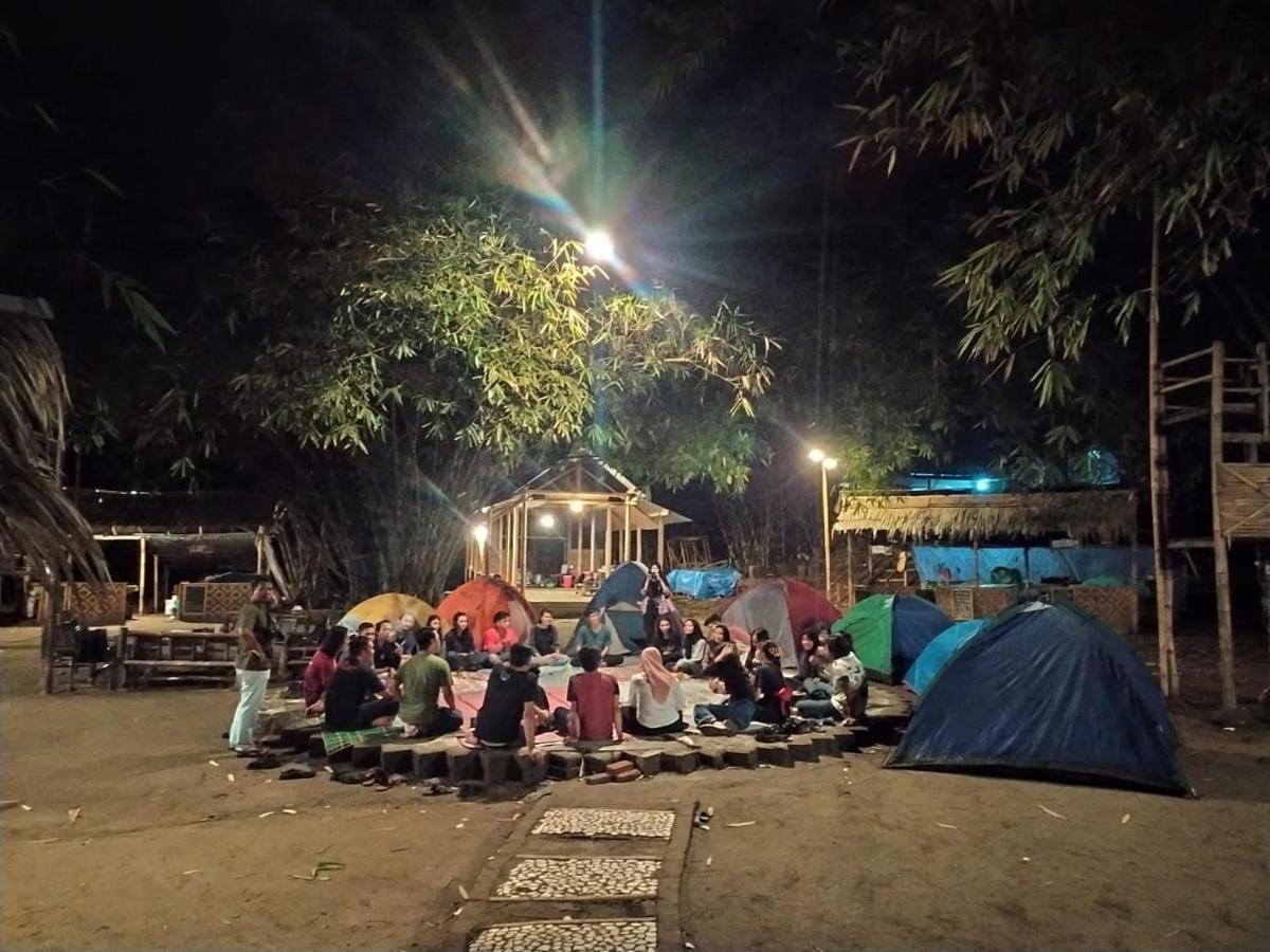Kebon Pring Floating Resort&Market Bantul Eksteriør billede