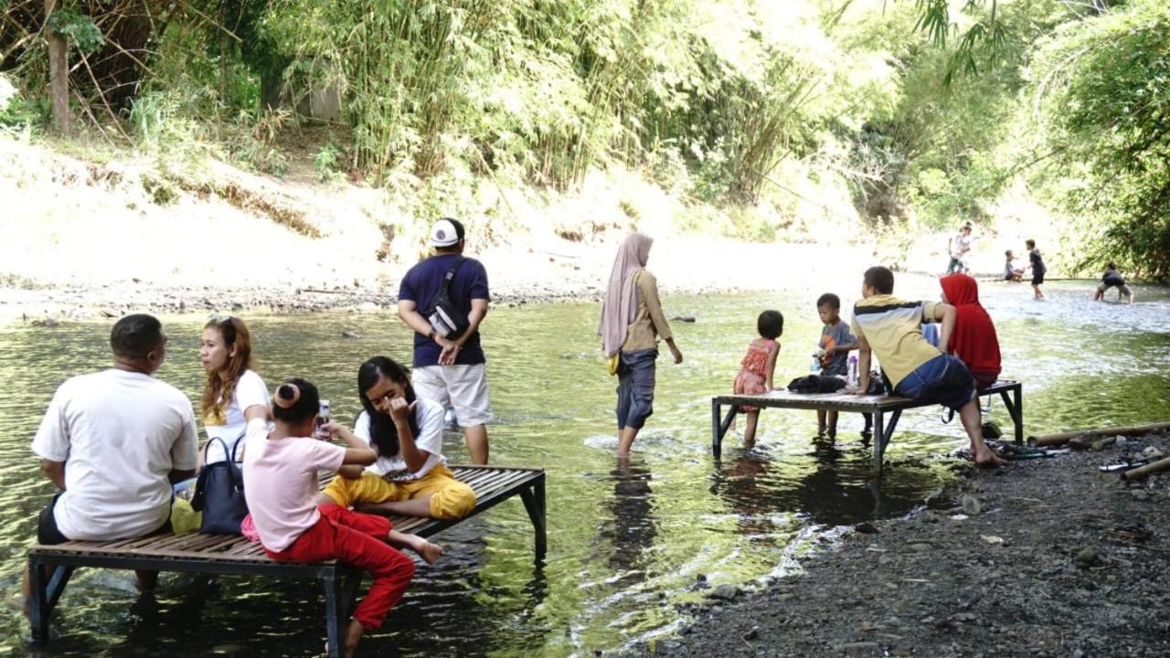 Kebon Pring Floating Resort&Market Bantul Eksteriør billede